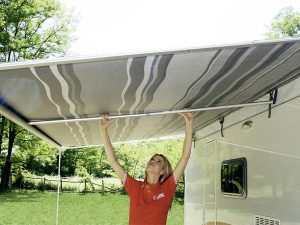 mise en place d'un auvent