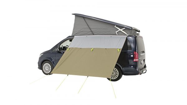auvent et couchette sur un véhicule