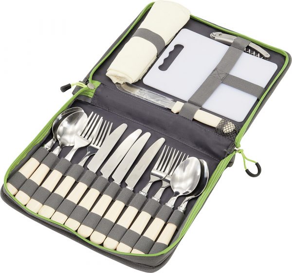 set de couvert et cuisine pour camping