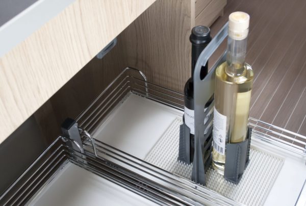 Accessoire de camping-car : aménagement des tiroirs de kitchenette