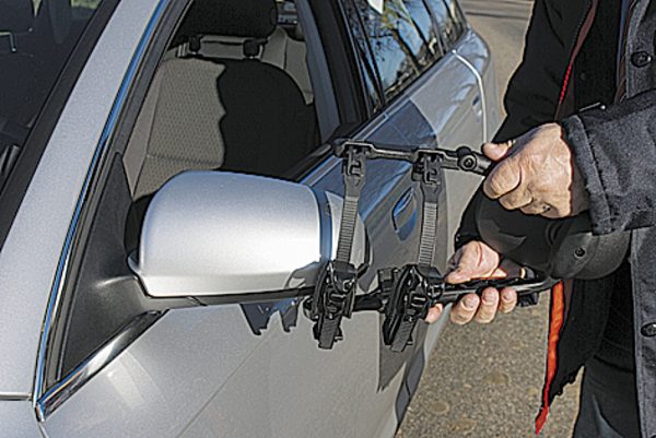 tuto pour accrocher rétroviseur supplémentaire sur un véhicule