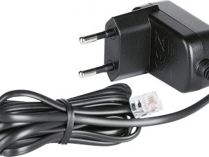 Accessoire et équipement camping-car : vue zoommée d'un chargeur