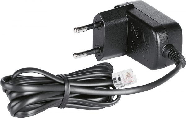 Accessoire et équipement camping-car : vue zoommée d'un chargeur